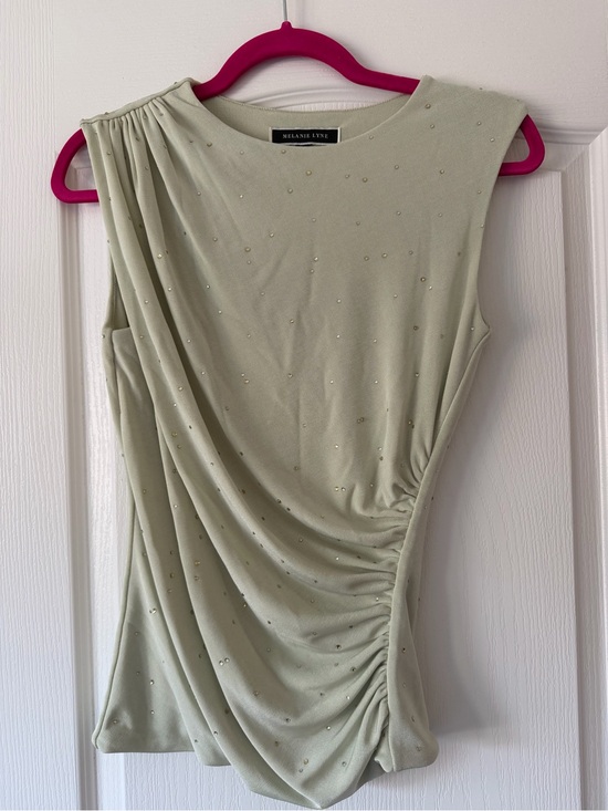 Melanie Lyne Tops - *NEVER WORN* Melanie Lyne Sleeveless Embellished Tank Top in Light Cream